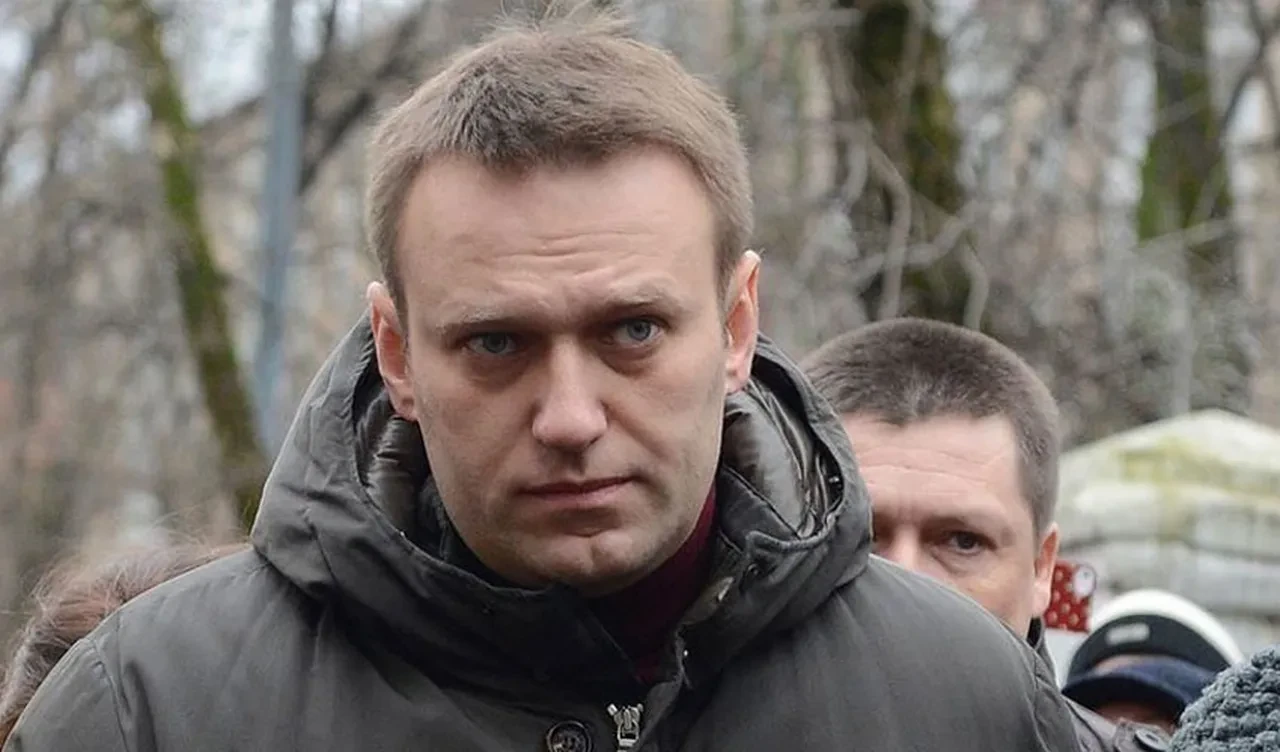 Rusya'da hayatını kaybeden muhalif lider Navalny'nin eşinden şok iddia: "Alexei zehirlendi"