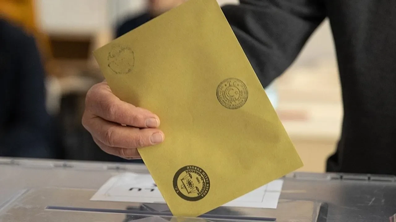 Son anket sonuçları geldi! Hangi parti birinci sırada? Dikkat çeken fark