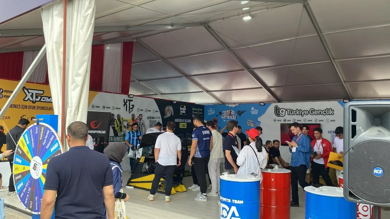 TEKNOFEST 2025’e yoğun ilgi! Türkiye Gençlik standı ilk günden dolu taştı