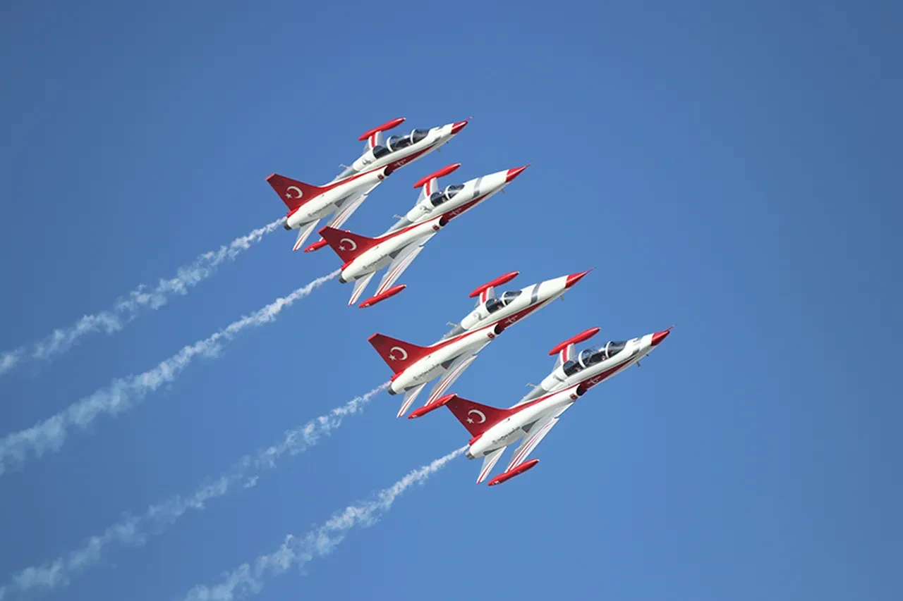 Teknofest Türk Yıldızları uçuş gösterisi saat kaçta, ne zaman? Nefes kesen gösterinin saati bekleniyor