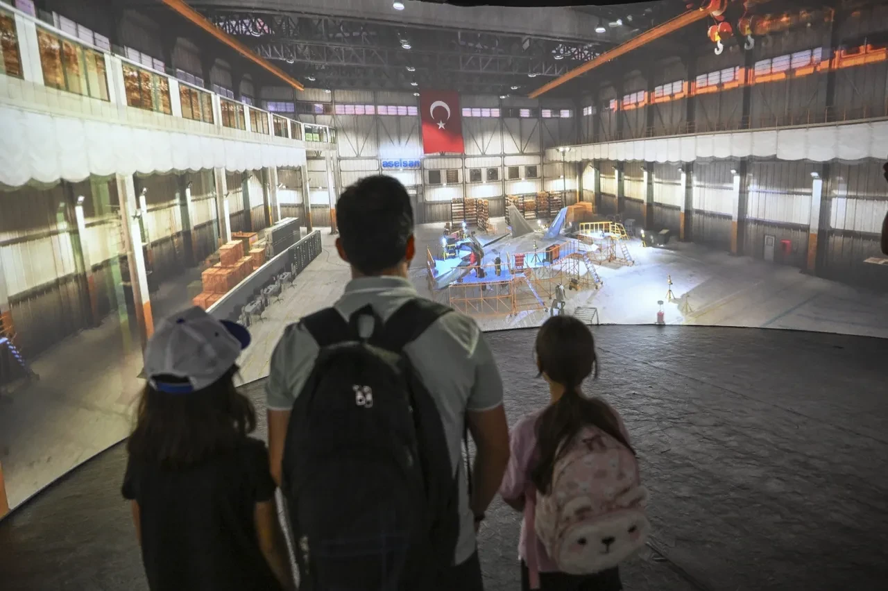 TEKNOFEST'te Çelik Kubbe rüzgarı! Vatandaşlara ilginç deneyim sunuyor