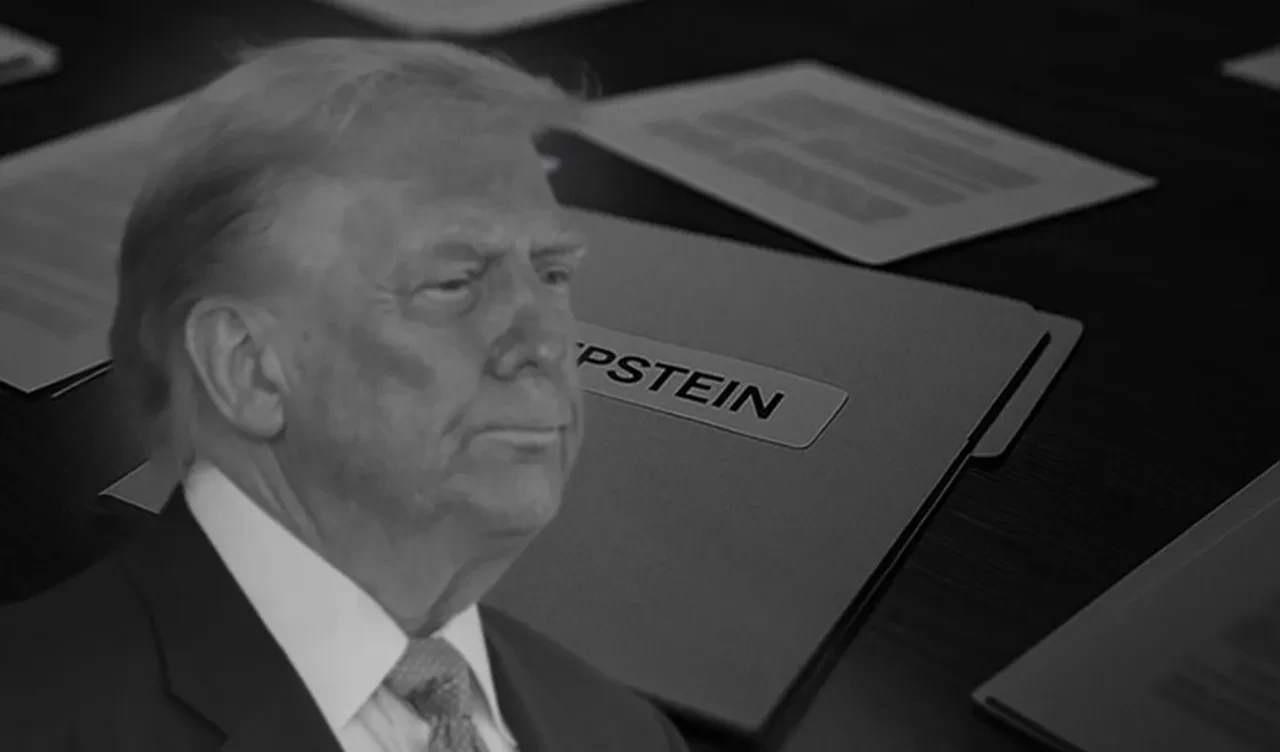 Trump, İngiltere'ye gittiğine pişman oldu! Epstein ile fotoğrafları Windsor Kalesi'ne yansıtıldı