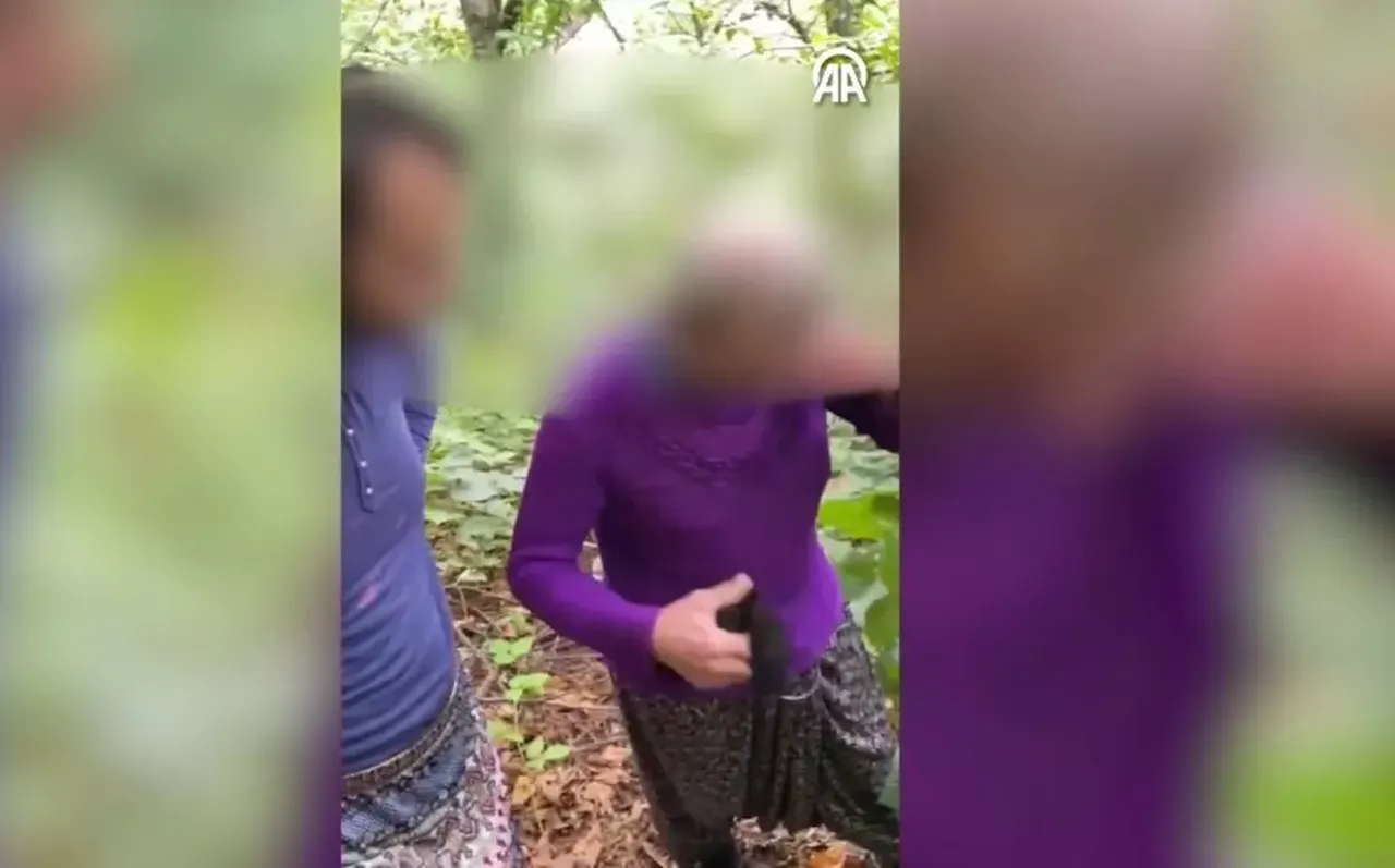 Kadın kılığındaki baba oğul ekipleri şoke etti! Herkes bu görüntüleri konuşuyor