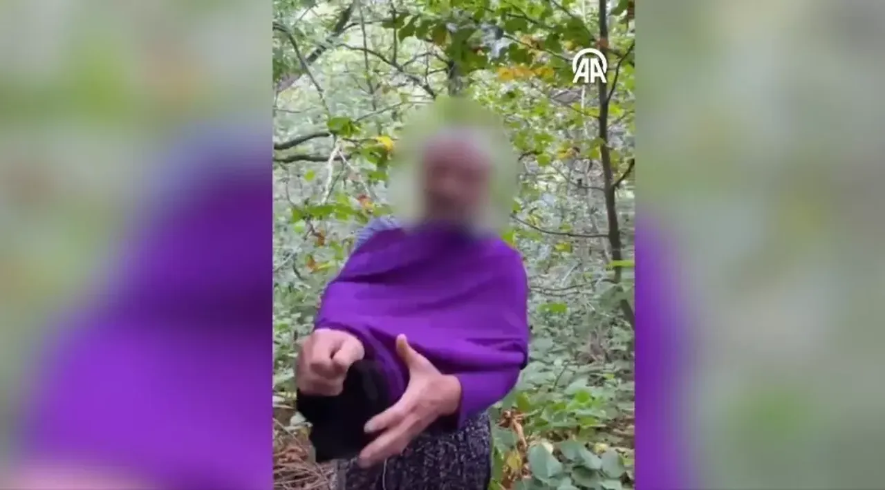 Kadın kılığındaki baba oğul ekipleri şoke etti! Herkes bu görüntüleri konuşuyor