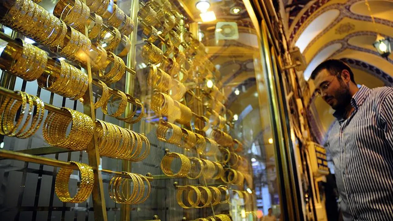 Altın, Fed'in faiz indirimi sonrası çıkışa geçti! İşte 18 Eylül güncel altın fiyatları, gram, çeyrek, yarım altın fiyatı