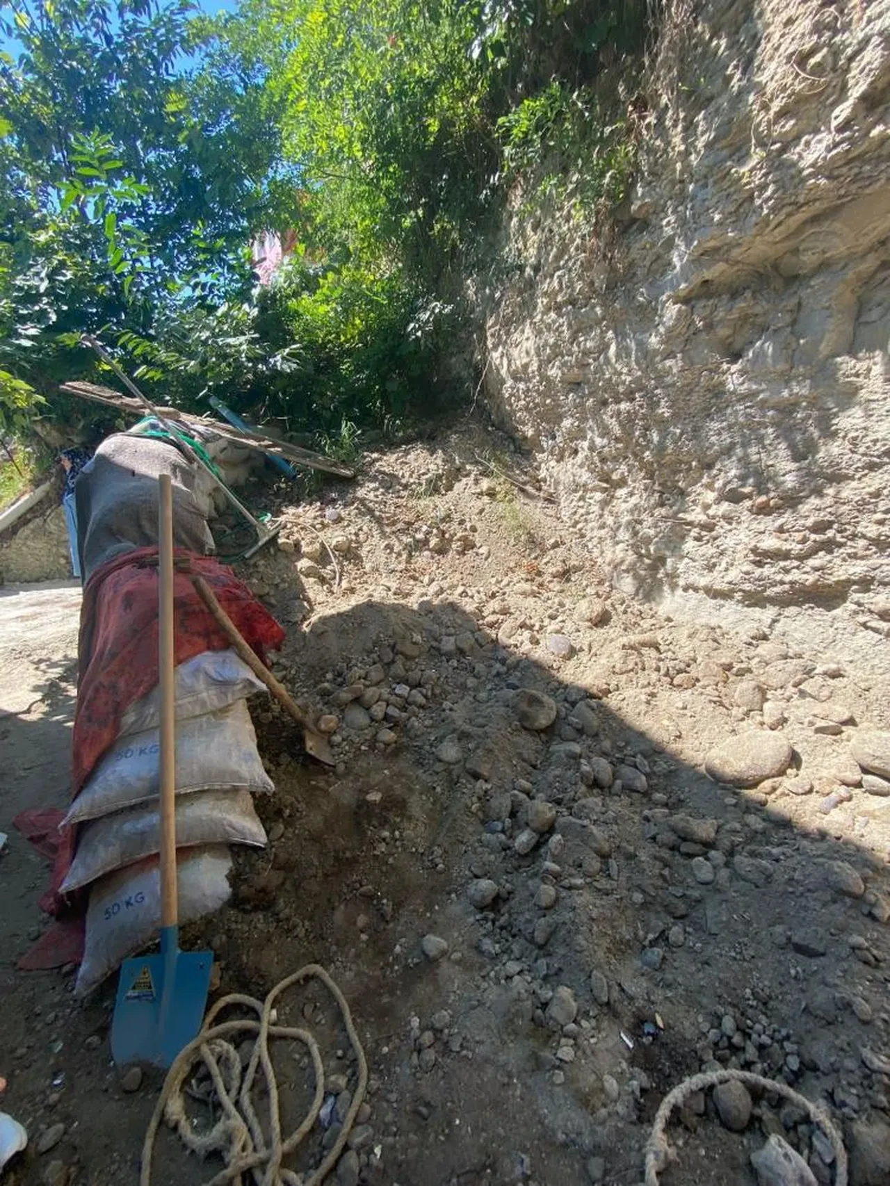 Anne rüyasında gördü: Oğluyla birlikte define avına çıktı