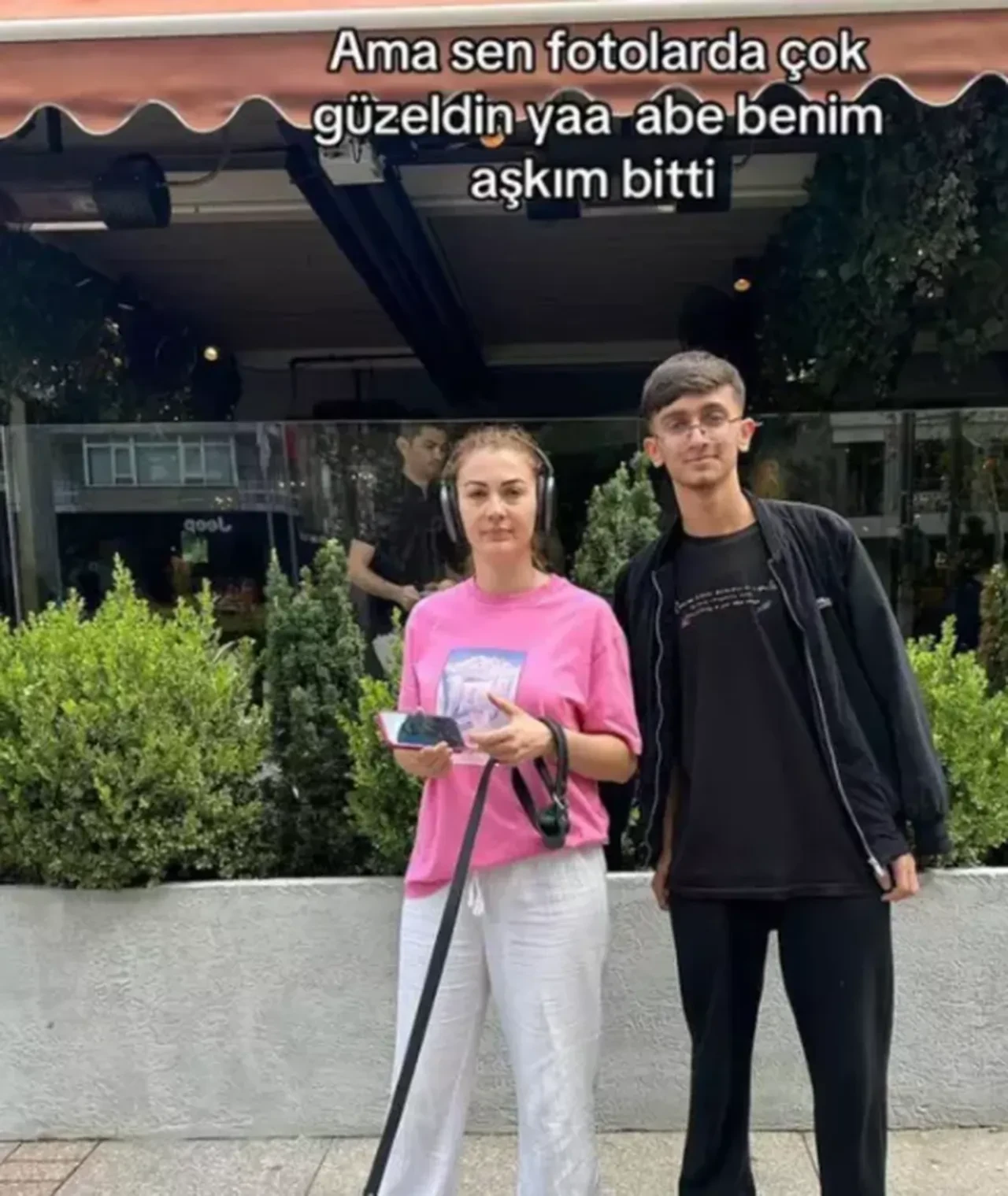 Burcu Özberk'e yapılan yorum tepki çekti! Hayranını kırmadı, sonra olanlar oldu 