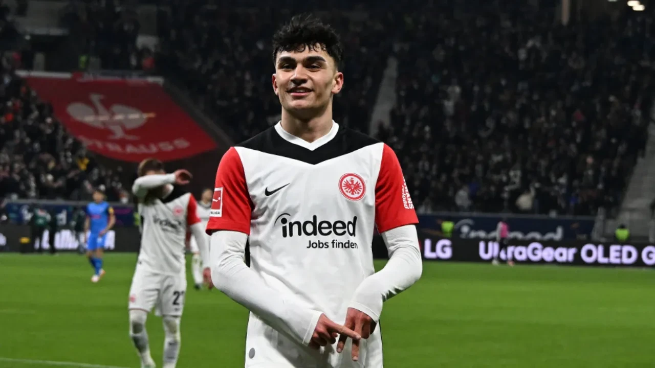 Can Uzun kimdir, nereli, kaç yaşında? Eintracht Frankfurt'ta forma giyiyor