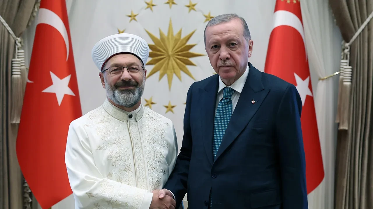 Cumhurbaşkanı Erdoğan, eski Diyanet İşleri Başkanı Prof. Dr. Erbaş ile görüştü