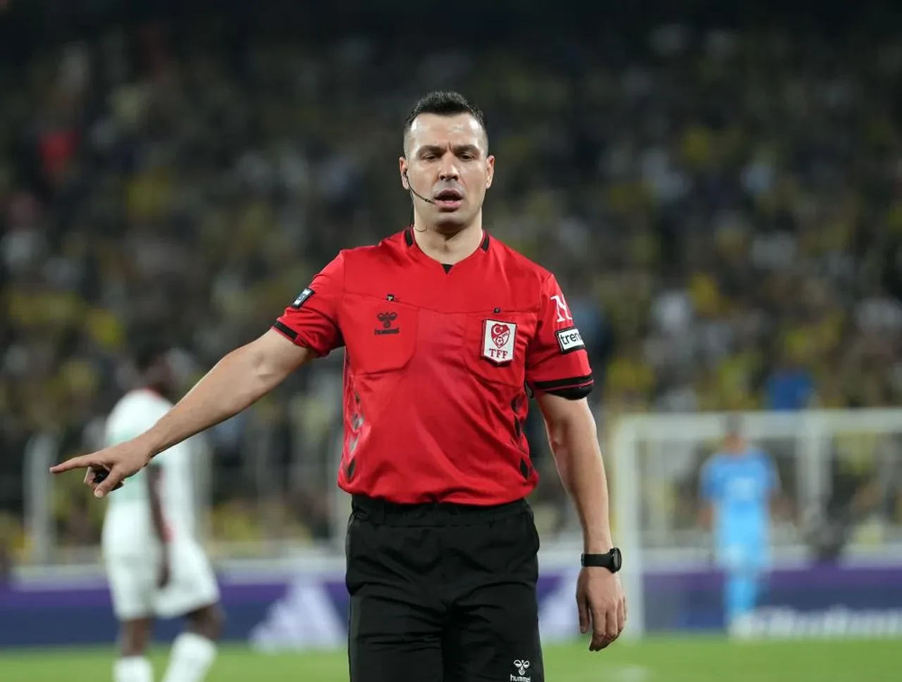 Fenerbahçe penaltı isyanında haklı mı? Trio ekibi son saniye pozisyonunu yorumladı