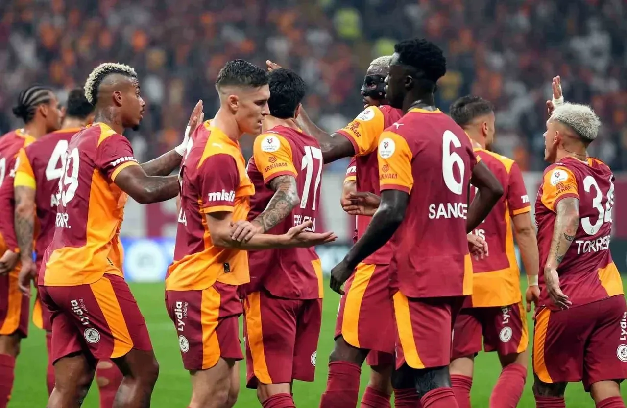 Frankfurt Galatasaray maç kadrosu, muhtemel ilk 11'leri! Okan Buruk'un Şampiyonlar Ligi 11'i