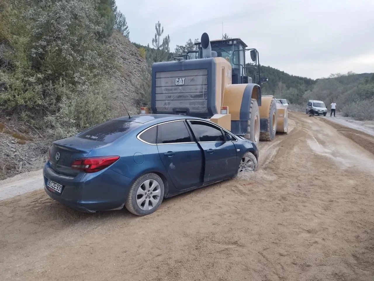 İş makinisti fark etmedi bile... Yaşlı kadın feci şekilde can verdi