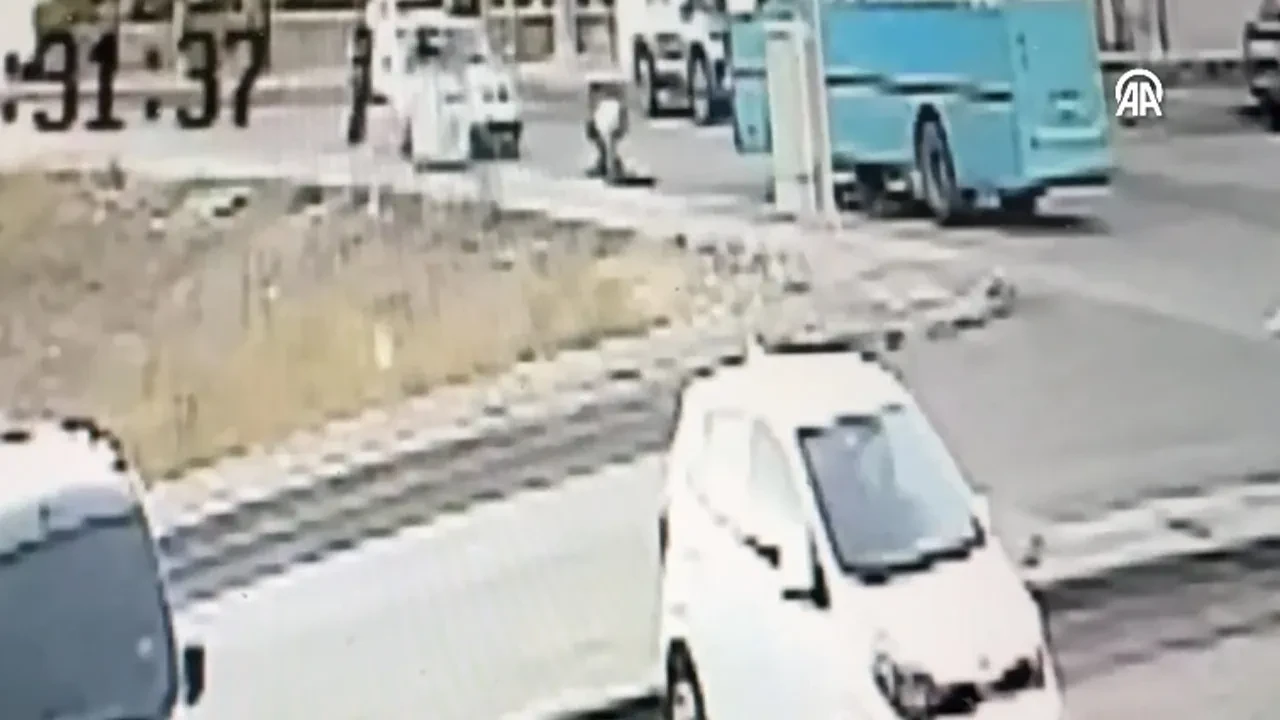 Otobüsün çarptığı bisikletli çocuk ağır yaralandı