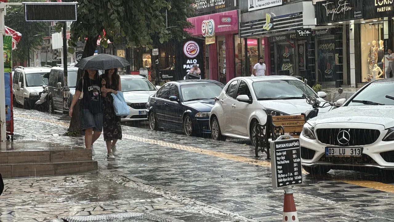 Sağanak ve soğuk kapıda! Meteoroloji sarı kodla uyardı: Sel, su baskını ve fırtınaya dikkat