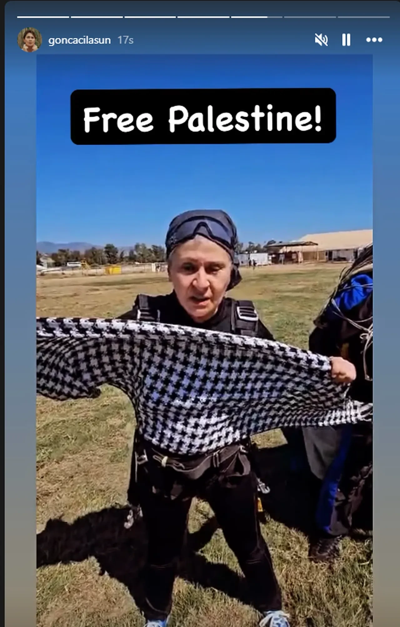 Uzak Şehir'in Sadakat'i Gonca Cilasun uçaktan atlayarak Filistin kefiyesi açtı