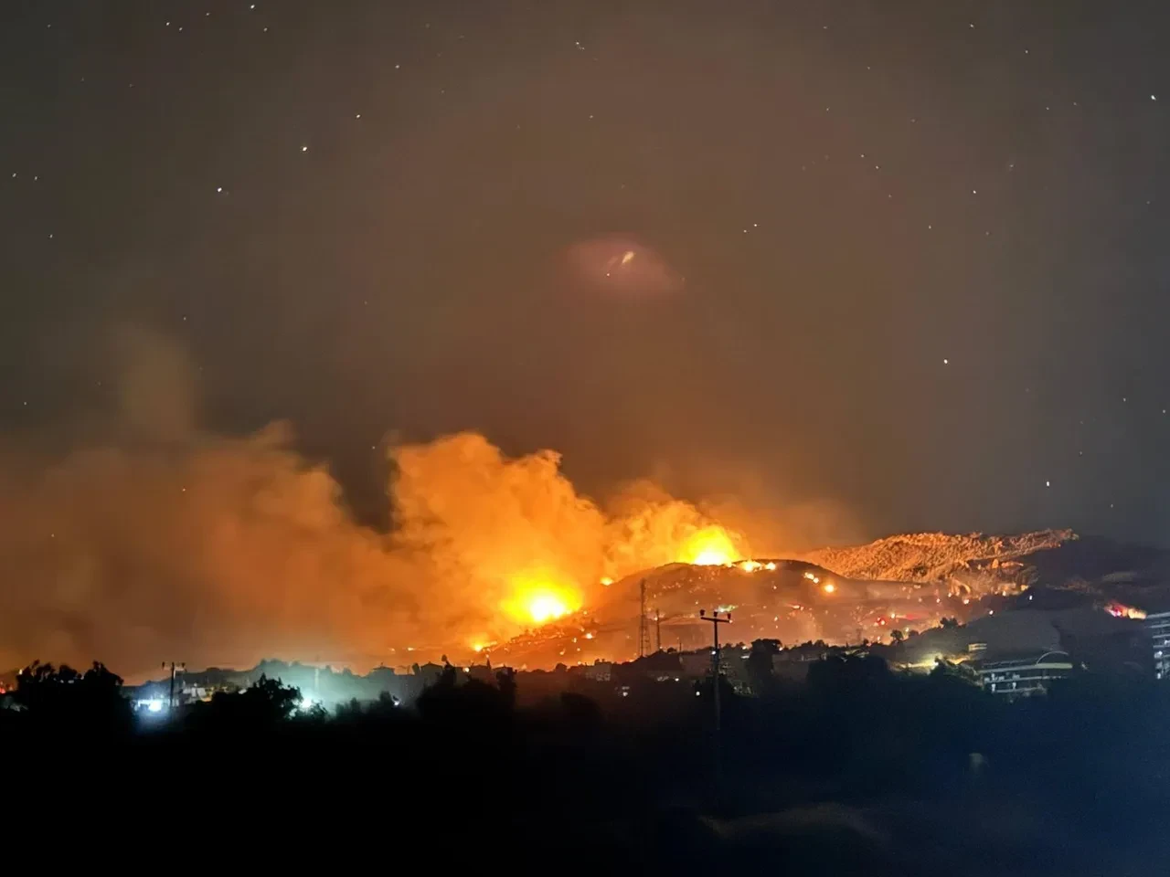 Antalya yangın söndürüldü mü son dakika? Aksu ve Alanya ilçelerinde yangın ilerliyor