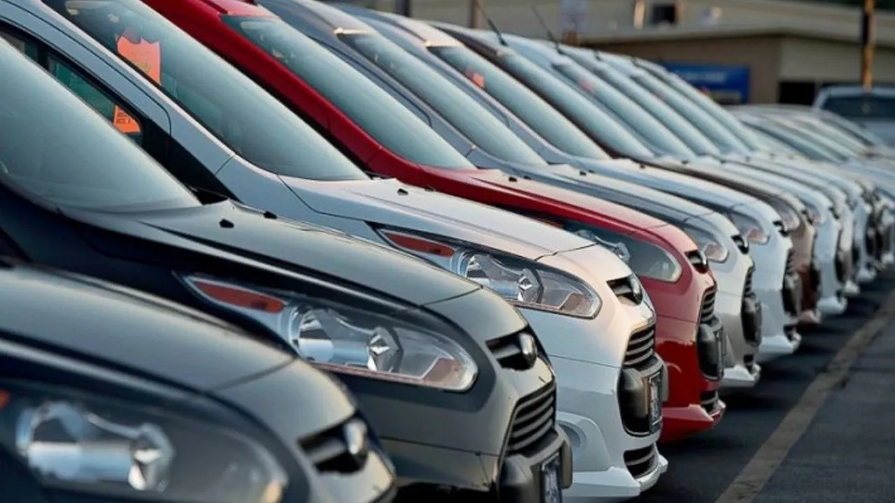 Aracınızdaki o küçük detay hayatınızı kurtarabilir! İşte sürücülerin gözden kaçırdığı hayati ipuçları!