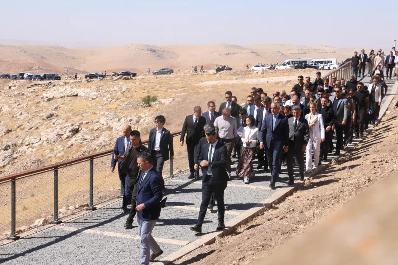 Bakan Ersoy duyurdu! Göbeklitepe'de tarihe ışık tutacak keşif!