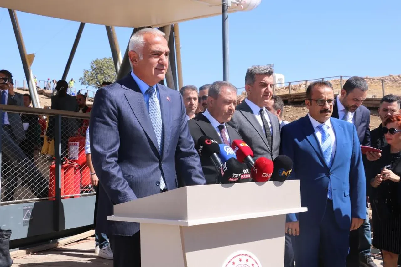 Bakan Ersoy duyurdu! Göbeklitepe'de tarihe ışık tutacak keşif!