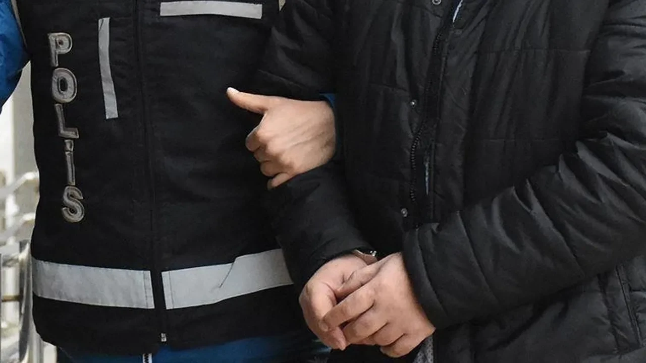 Böyle evlat olmaz olsun! Annesini darbettiği iddiasıyla gözaltına alındı