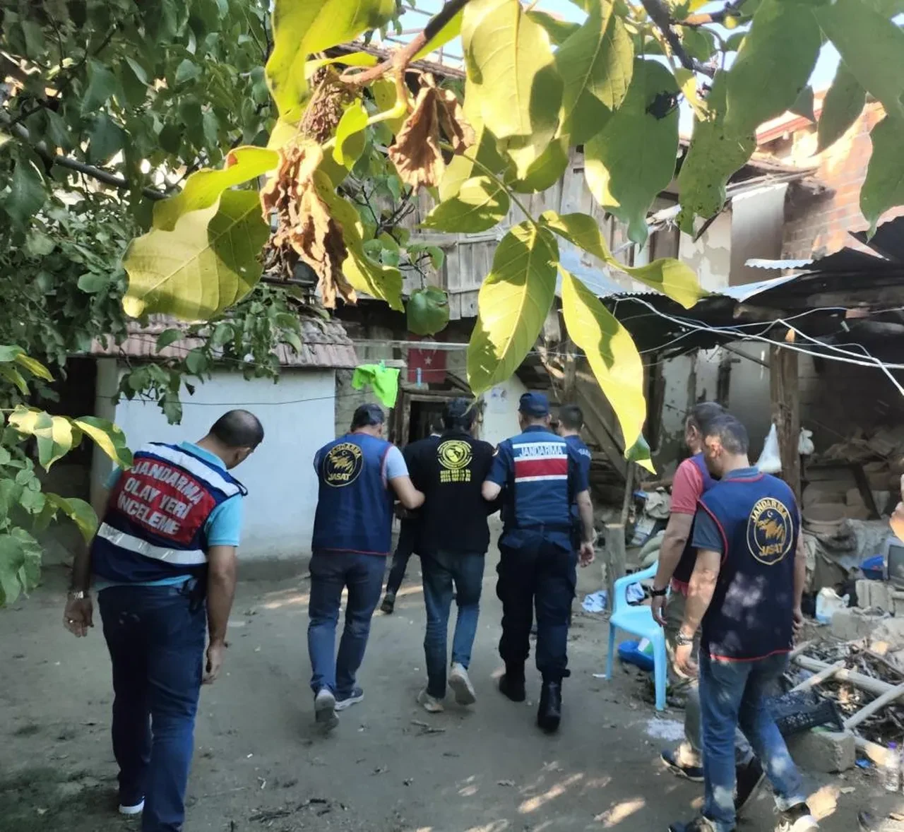 Böyle torun olmaz olsun! İçkisine karışan babaannesini tüple katletti