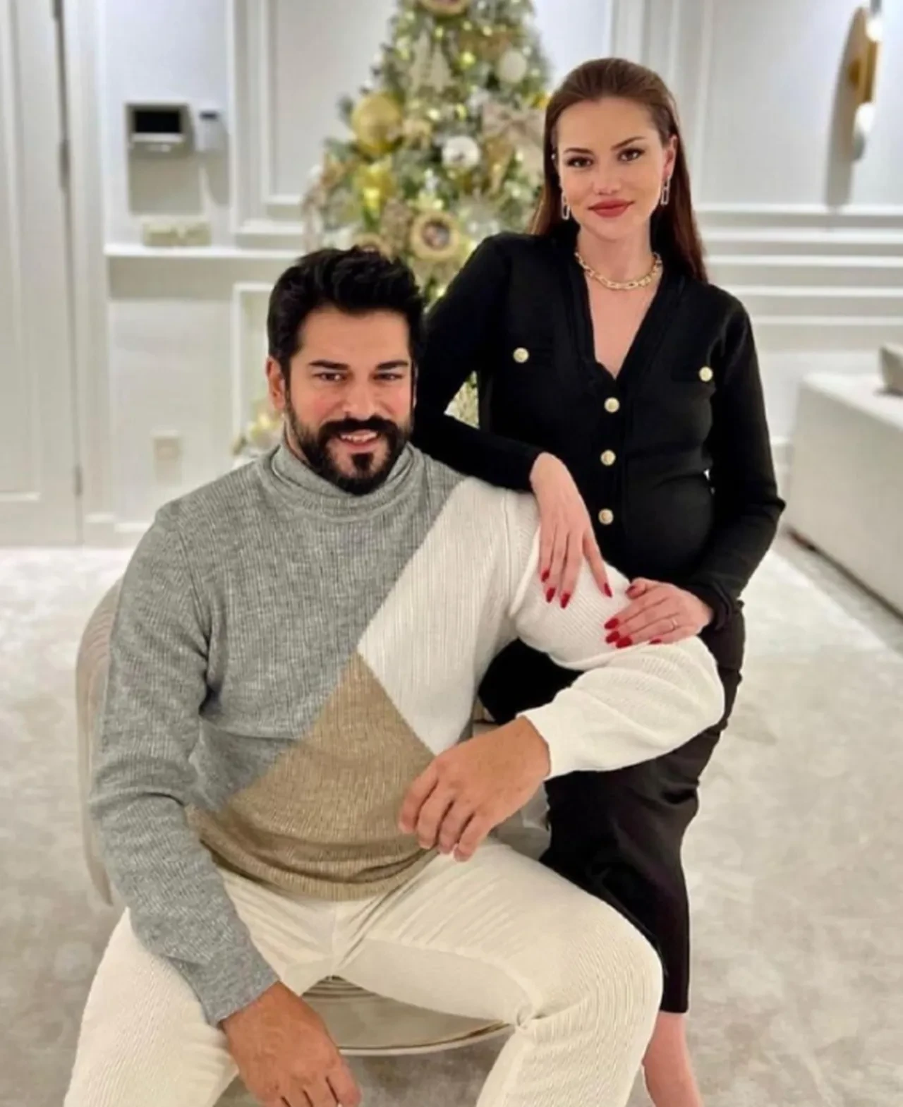 Burak Özçivit'in hamlesi Fahriye Evcen ile boşanma iddialarını alevlendirdi! Emlakçılar tüm gerçeği ortaya çıkardı 