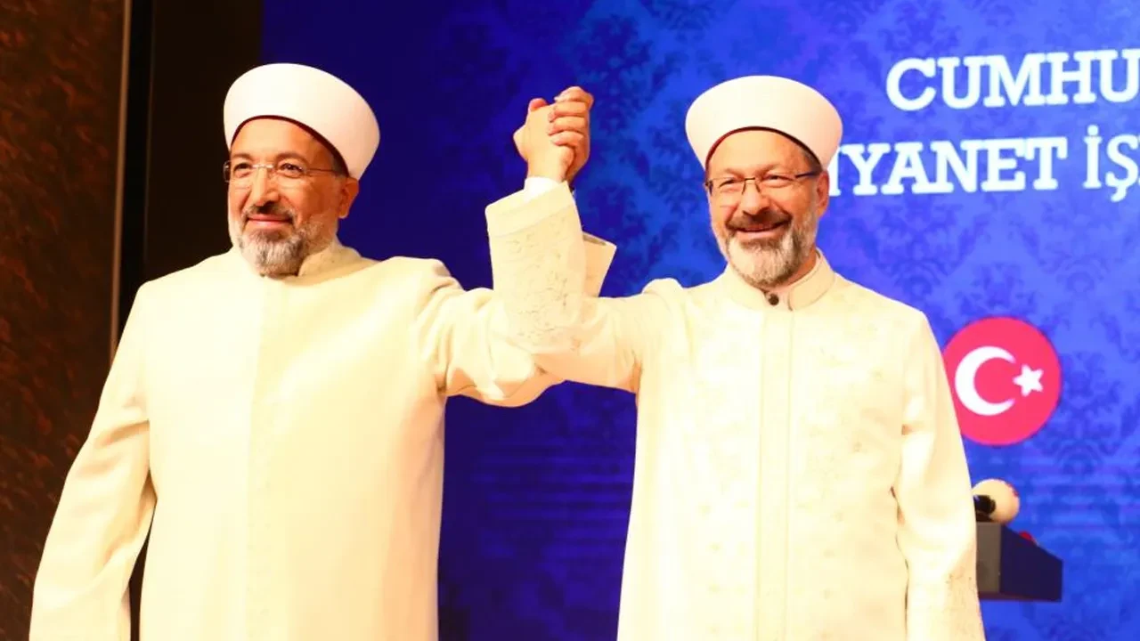 Diyanet'te devir teslim! Ali Erbaş görevini Safi Arpaguş’a devretti 