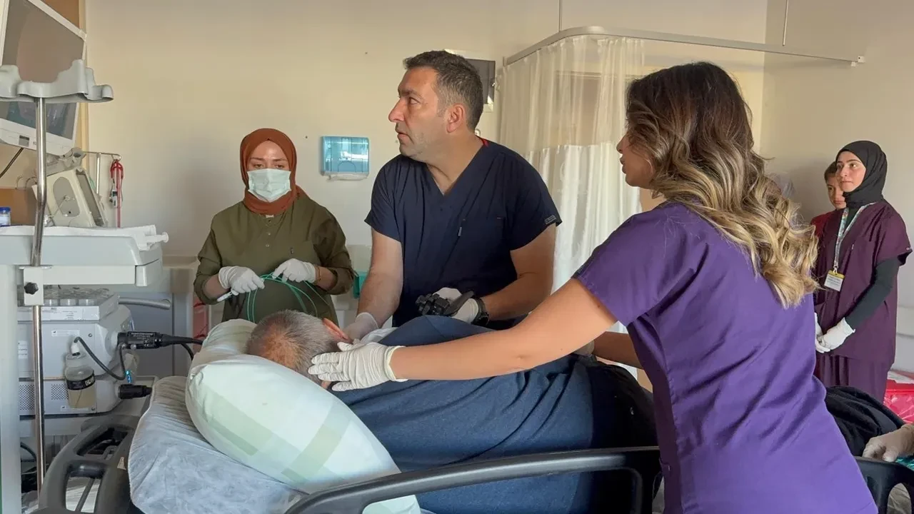 Genç kadının midesinden çıkanlar şoke etti: Bu cisimleri ilk kez gördük