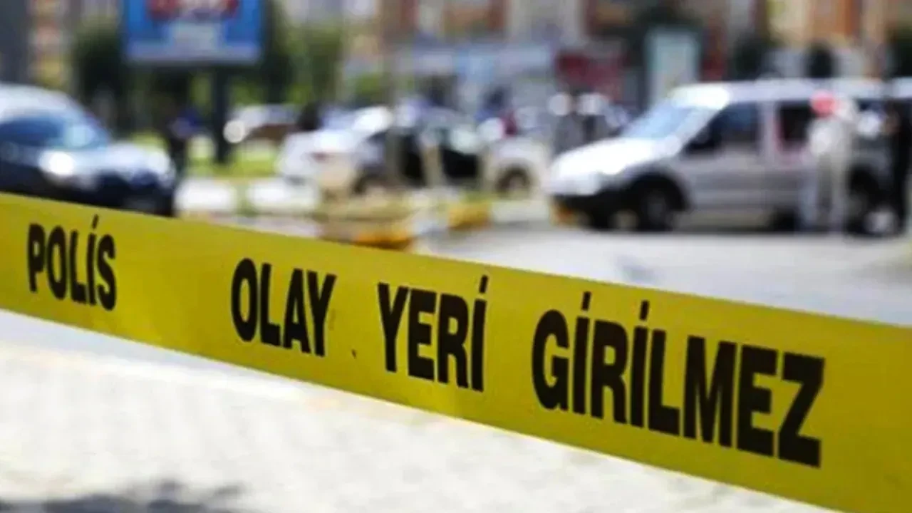 İlkokulda dehşet! Sınıfı bastı, öğretmeni karnından bıçakladı
