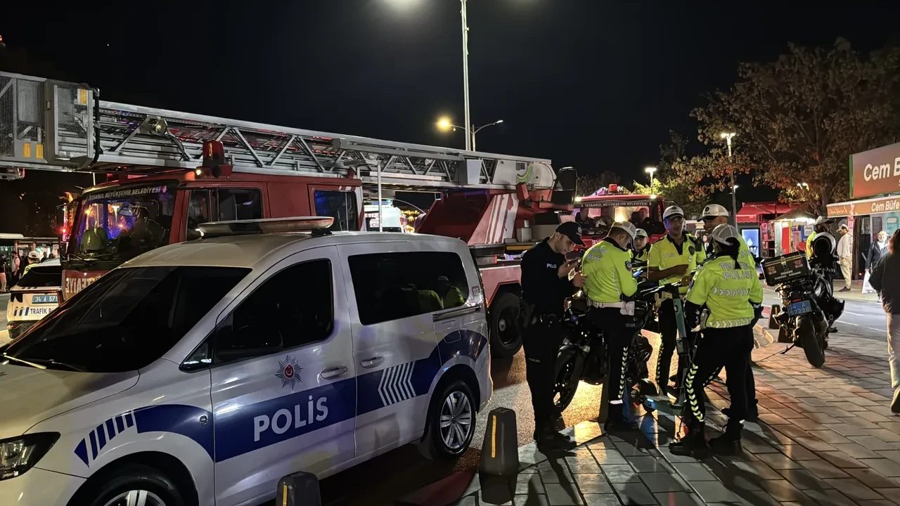 İstanbul Boğazı'nda panik: Yolcu vapuru ile gemi çarpıştı! O anlar kamerada!