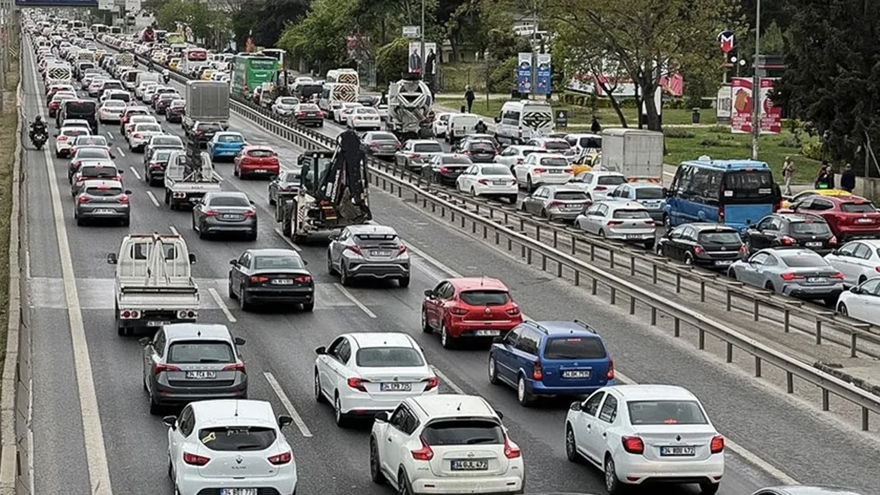 İstanbul'da trafik durma noktasına geldi