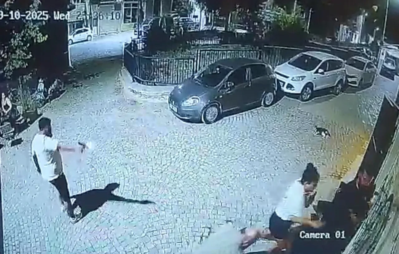 Korkunç cinayetin görüntüleri ortaya çıktı! Gözünü kırpmadan iki kişiyi kurşun yağmuruna tuttu