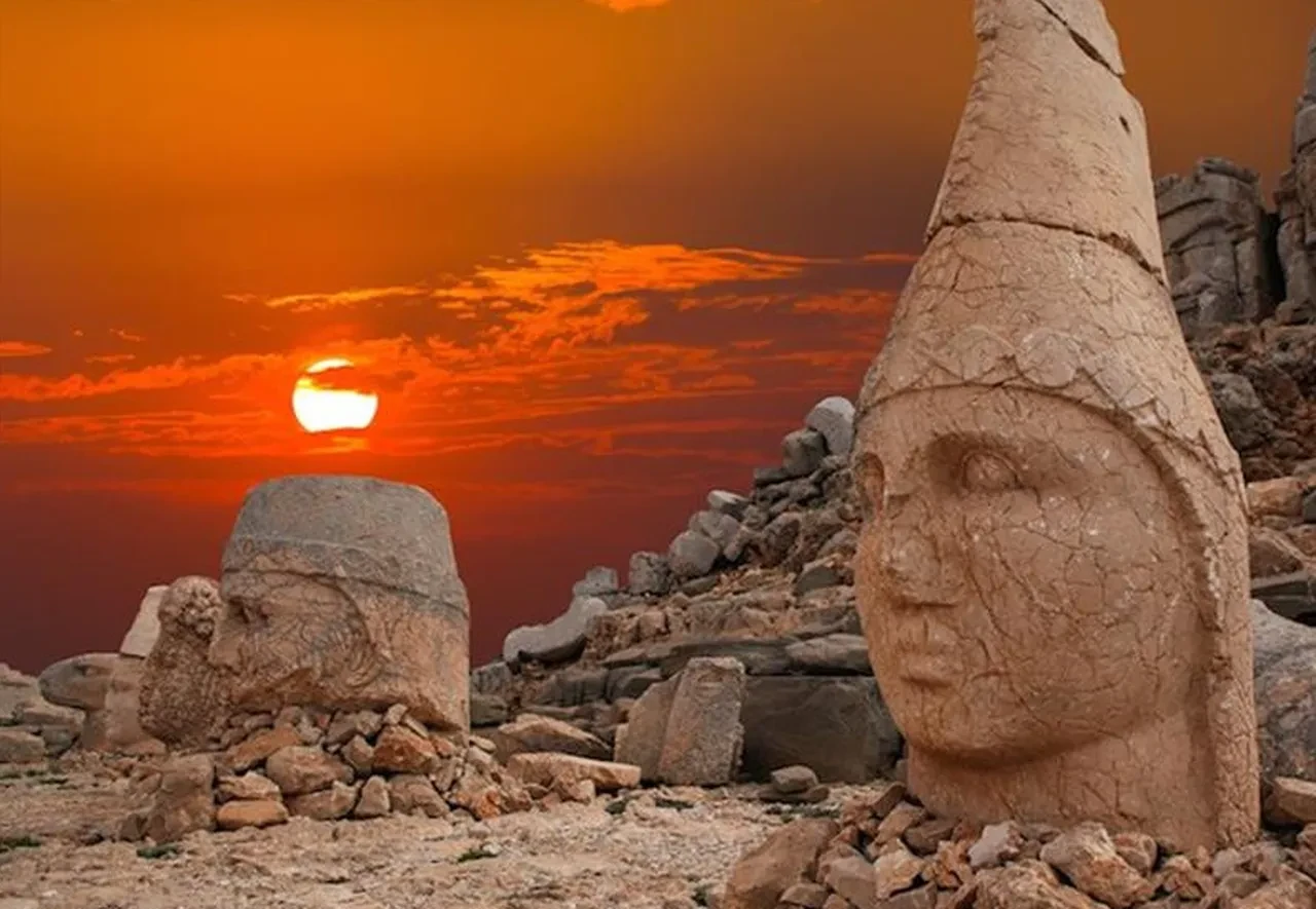 Nemrut Dağı'nın gün batımını izlemek istemişti! Fransız turist hayatını kaybetti