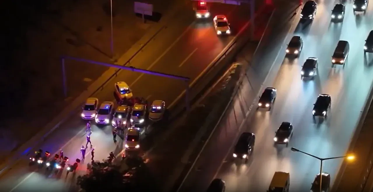 Trafik canavarları polisten kaçamadı: 17 motosiklet sürücüsü gözaltında