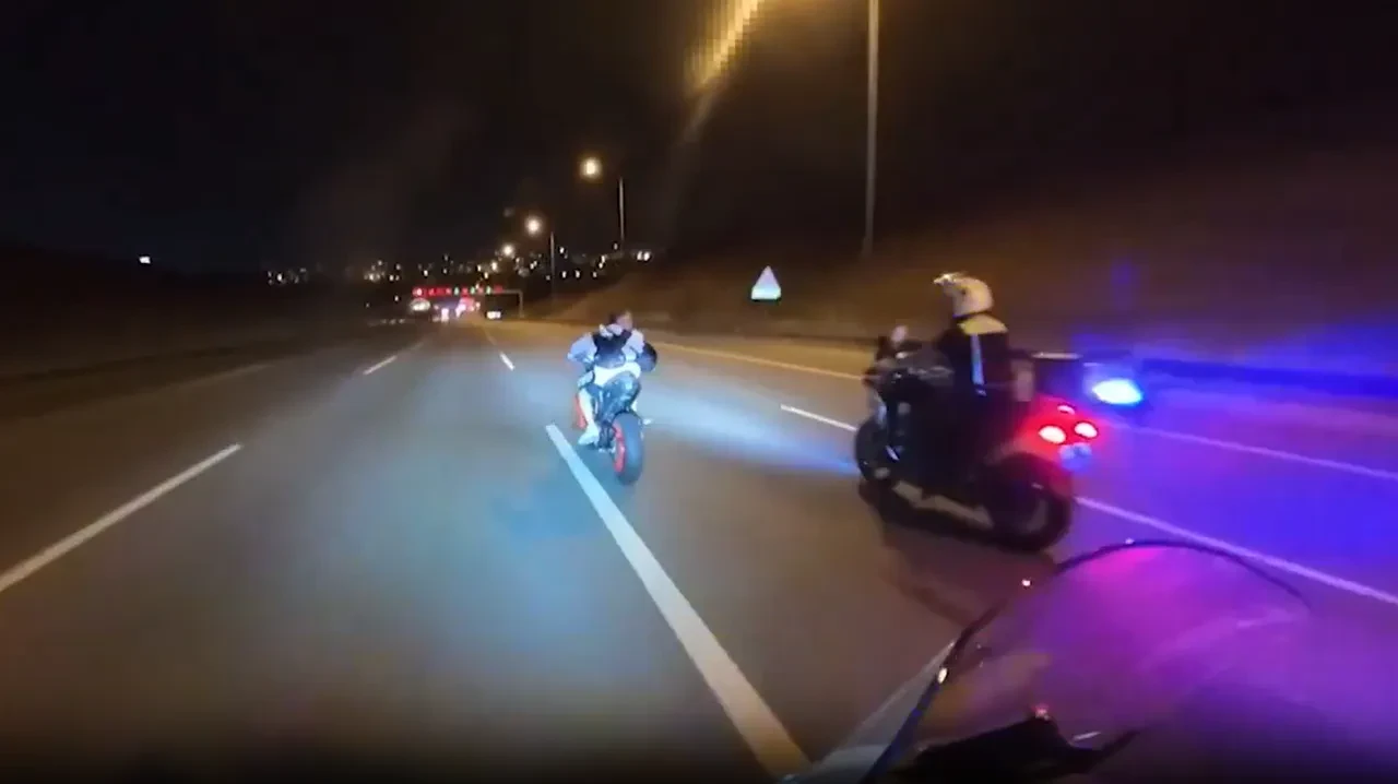 Trafik canavarları polisten kaçamadı: 17 motosiklet sürücüsü gözaltında