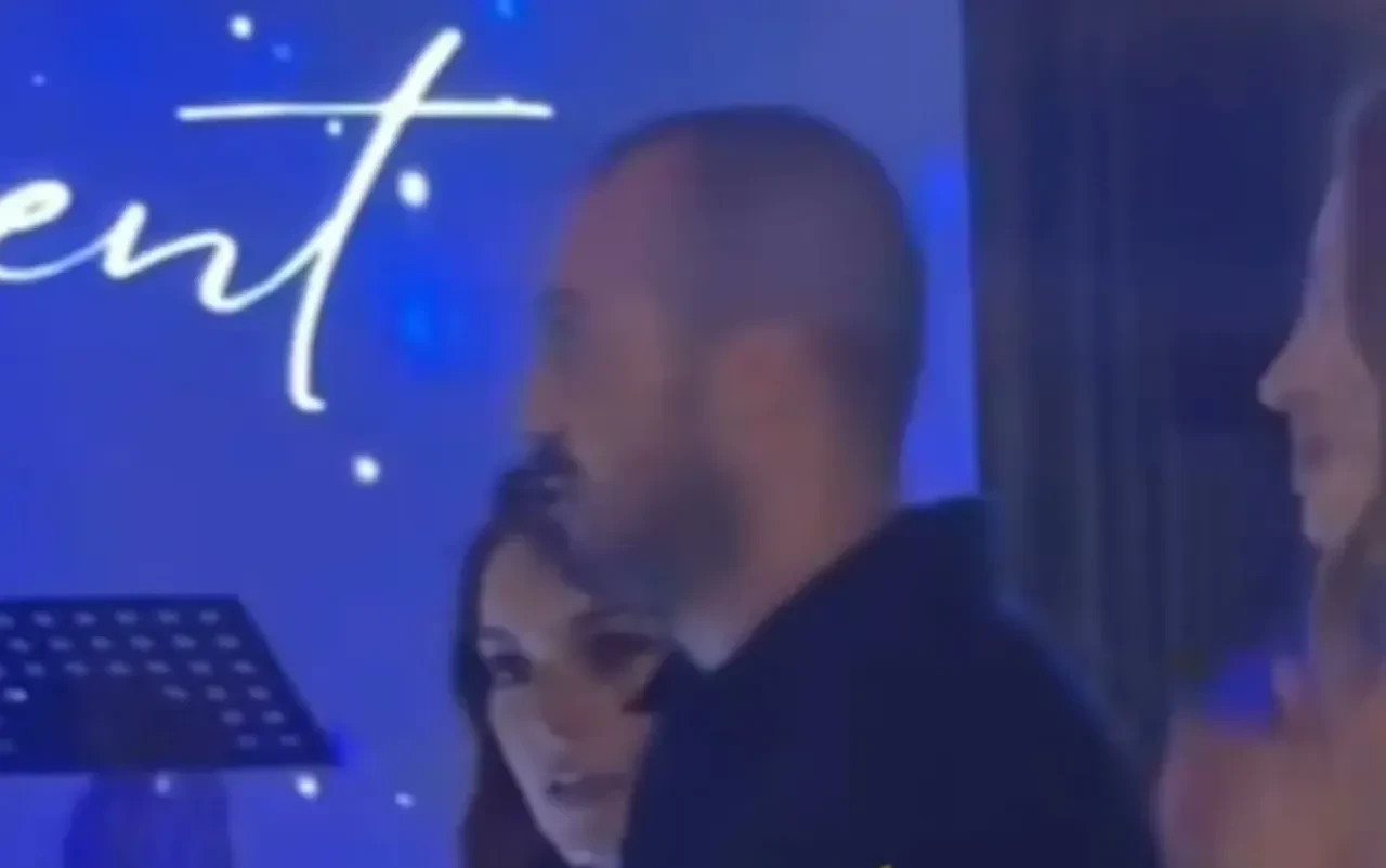 Ayrılsak da beraberiz! Ezgi Mola ile Mustafa Aksakallı'nın eğlenceli anları 