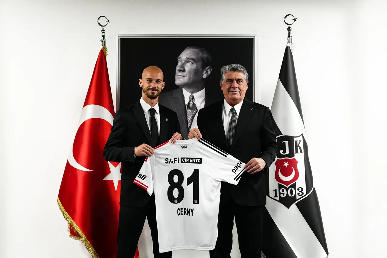 Beşiktaş transferi duyurdu! Vaclav Cerny Kartal'da