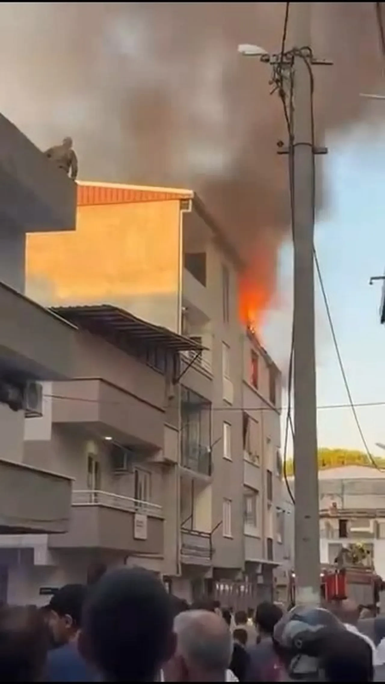 Bursa'da dehşet anları! Torununu alevlerden korumak için camdan attı