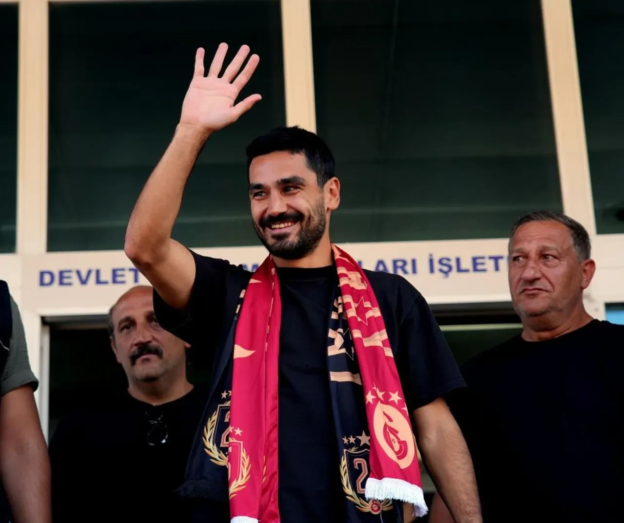 İlkay Gündoğan Galatasaray'da! Cimbom KAP'a bildirdi: İşte kazanacağı para