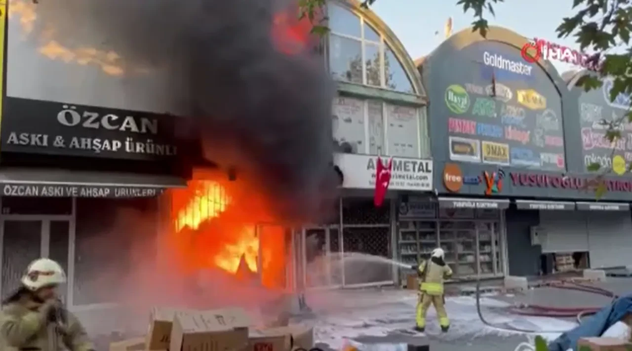 İSTOÇ'ta yangın paniği! Çok sayıda itfaiye ekibi sevk edildi