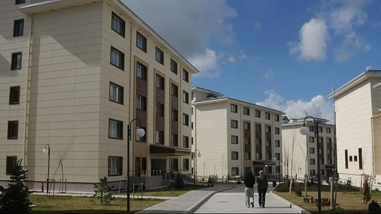 KYK yurt kayıt yenileme var mı? KYK yurdunda kalanlar tekrar başvuracak mı?