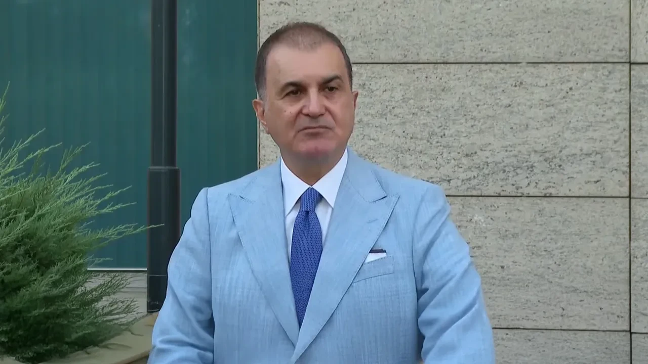 Ömer Çelik'ten komşu ülkeye Çelik Kubbe mesajı: Kimse yanlış işler peşinde koşmasın