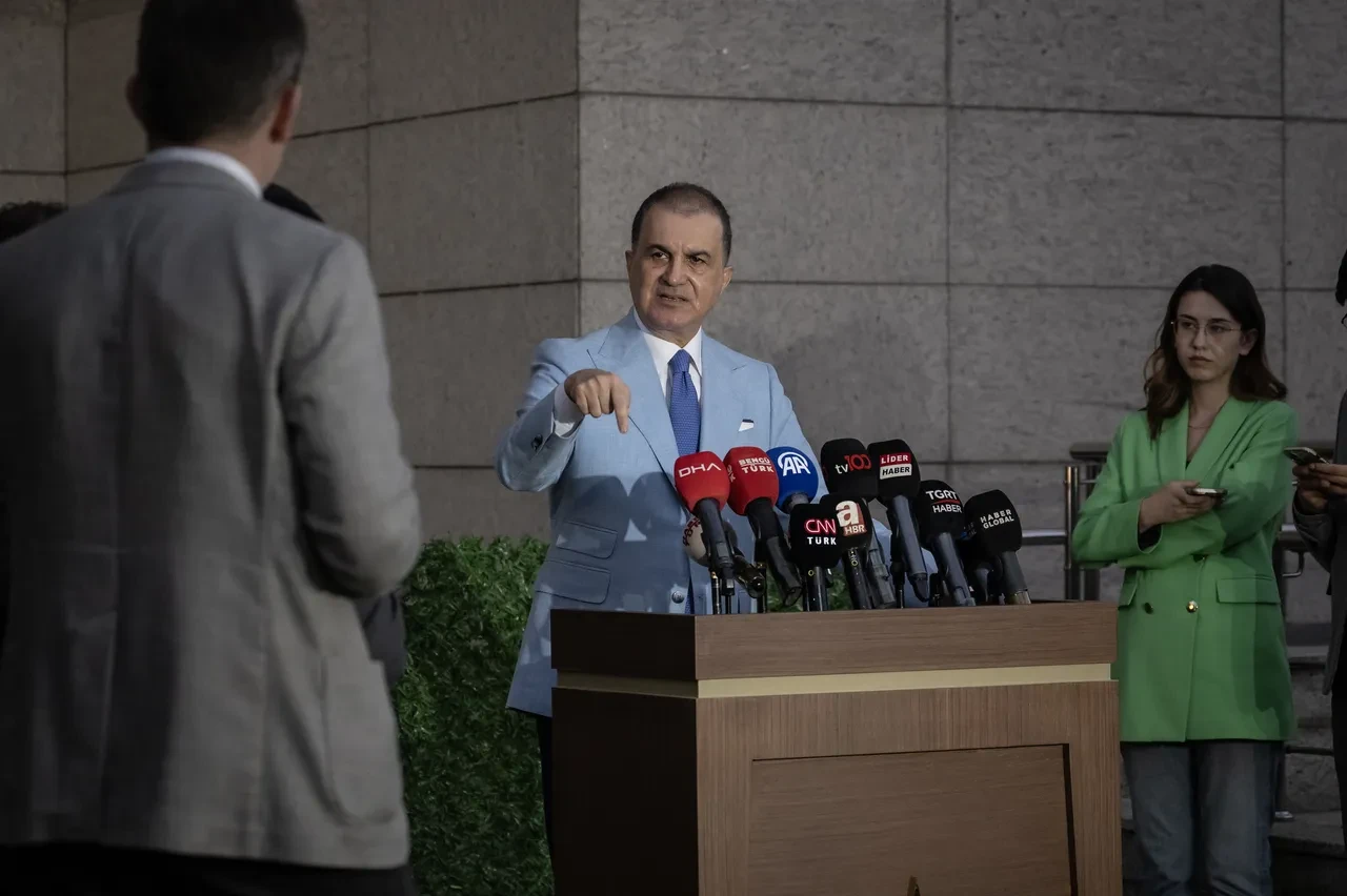 Ömer Çelik'ten komşu ülkeye Çelik Kubbe mesajı: Kimse yanlış işler peşinde koşmasın