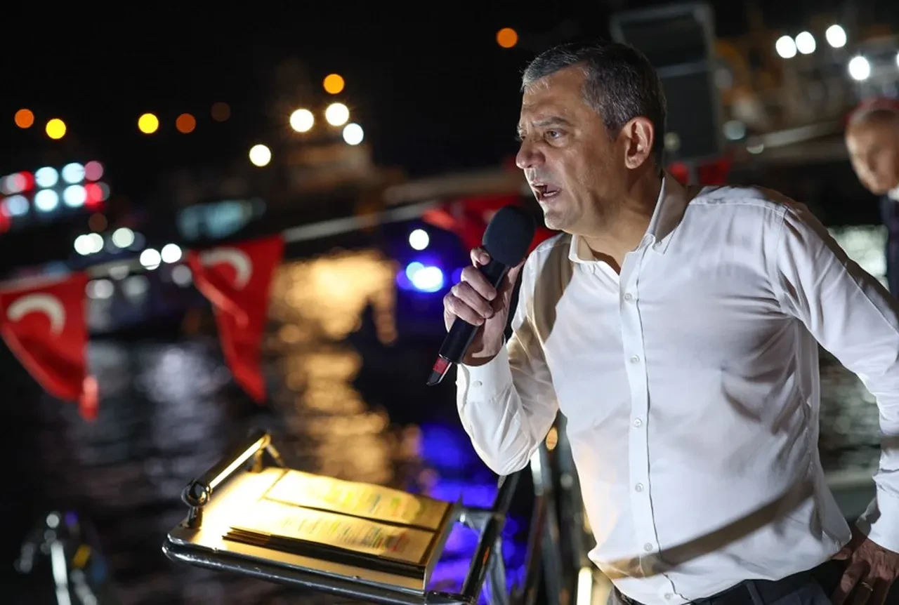 Son dakika | Gürsel Tekin CHP'den ihraç edildi! Özgür Özel kayyum kararı sonrası açıkladı