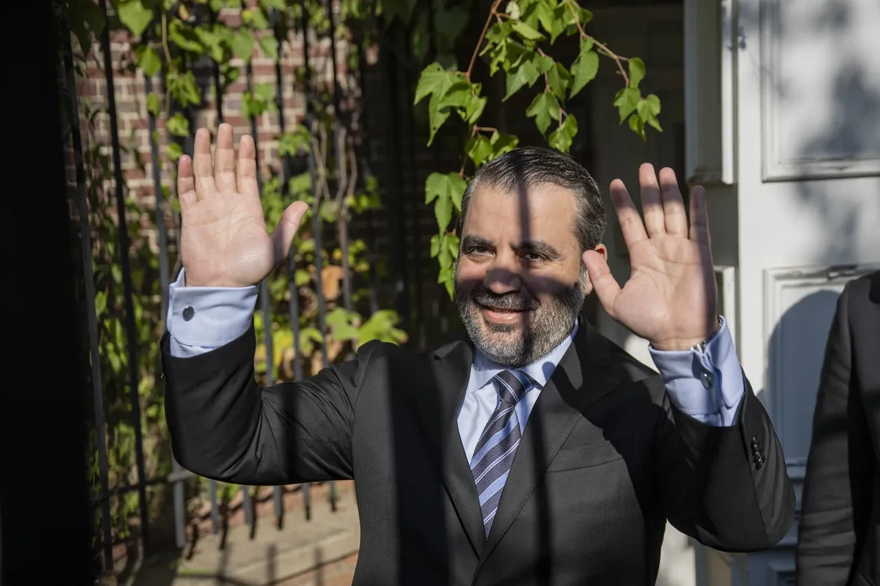 11 yıl aradan sonra bir ilk! Suriye bayrağı ABD'de göndere çekildi 