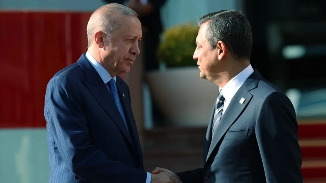 ABD ziyareti öncesi Cumhurbaşkanı Erdoğan'ı hedef aldı! Özgür Özel'in o sözlerine tepki