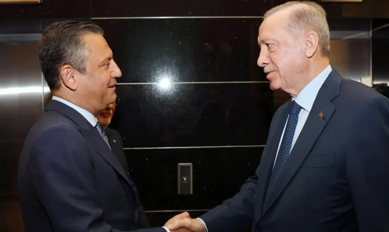 ABD ziyareti öncesi Cumhurbaşkanı Erdoğan'ı hedef aldı! Özgür Özel'in o sözlerine tepki