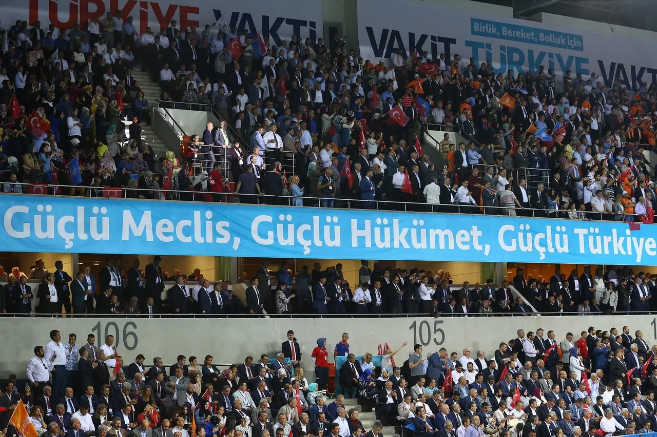 AK Parti'den ilk açıklama geldi! 8 il başkanı peş peşe istifa etmişti