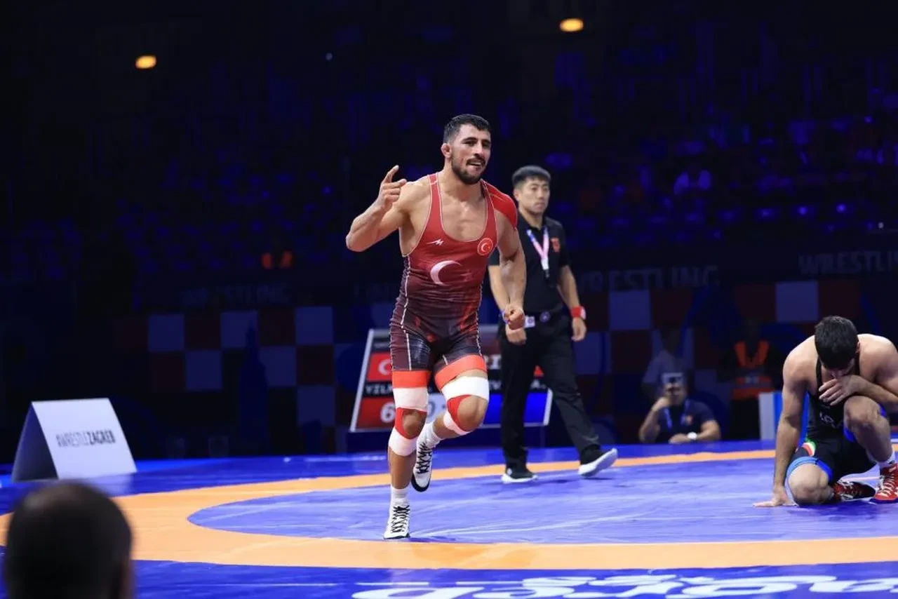 Dünya Güreş Şampiyonası'nda Ahmet Yılmaz bronz madalyanın sahibi oldu