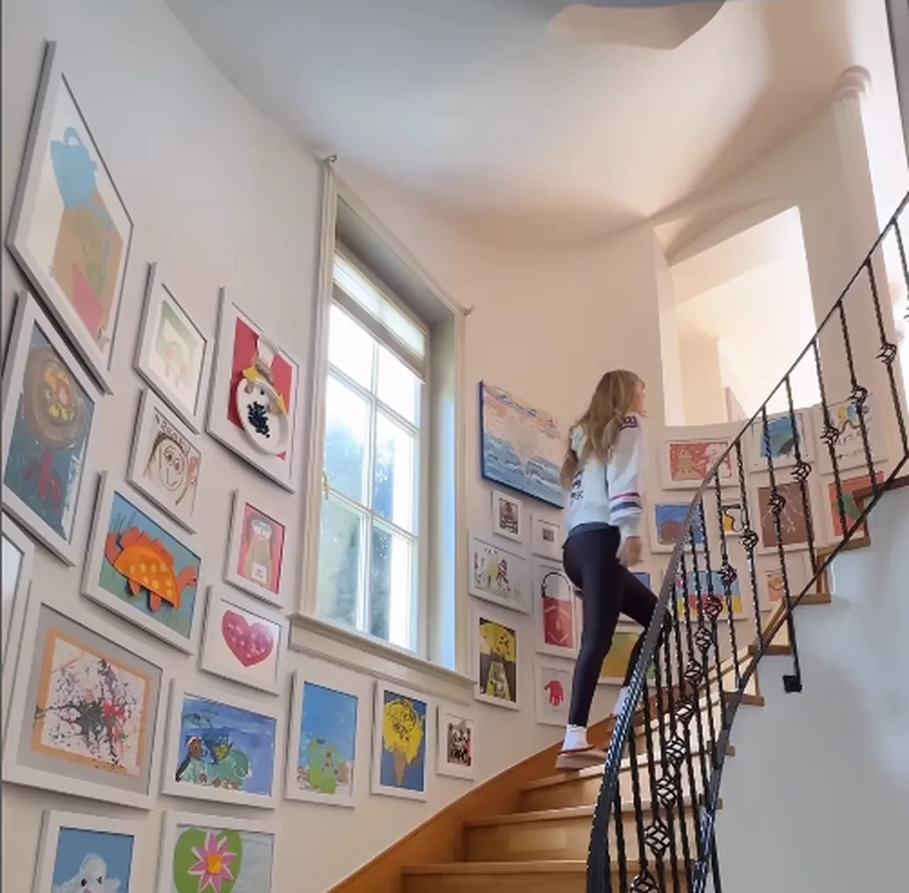 Eser yenenler ile Berfu Yenenler çiftinin yeni evi kreşe benzetildi 